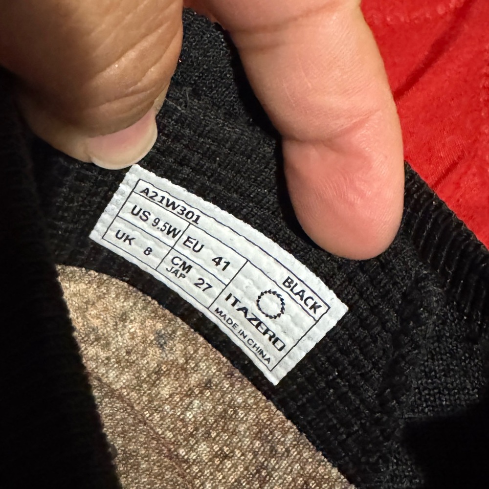 NWOT Itaero Black Women's shoes - Picture 6 of 6